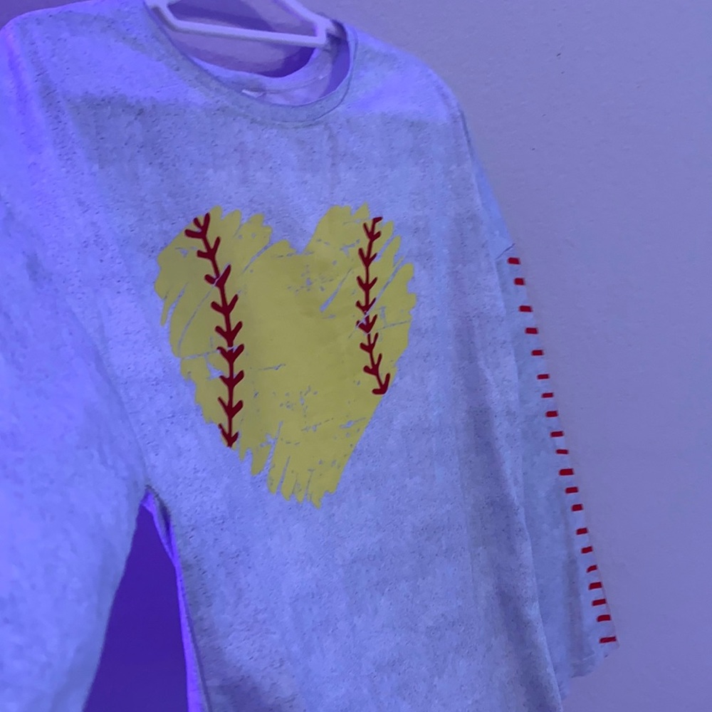 softball tee